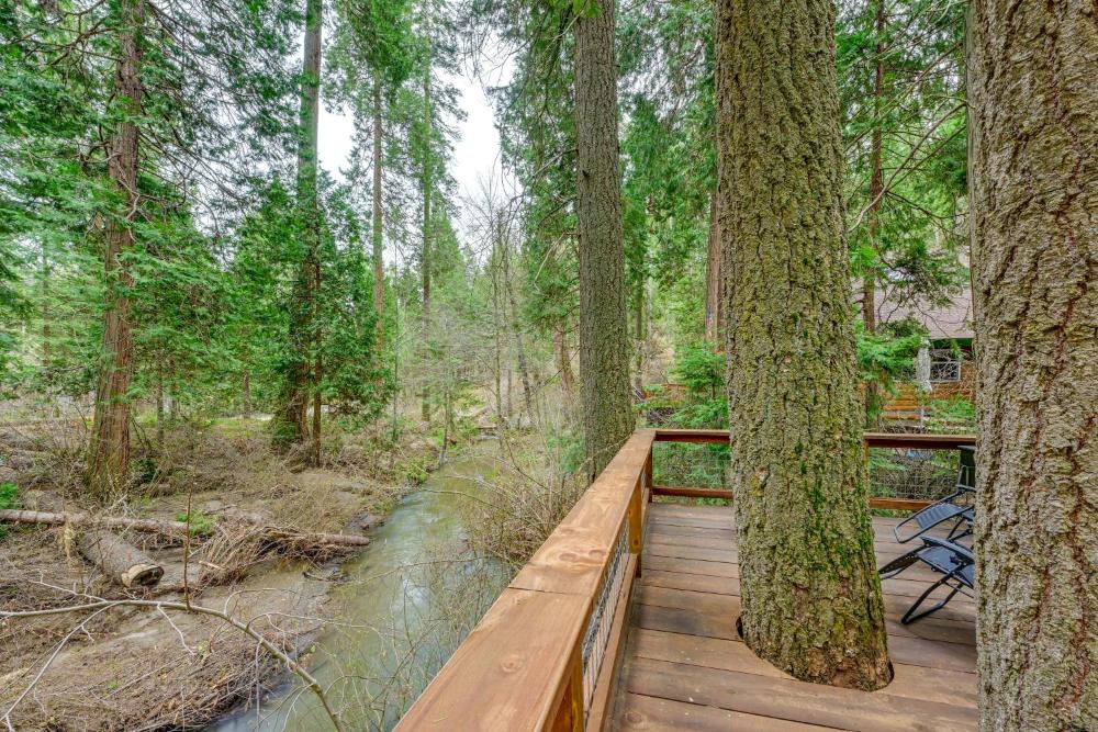 Creekside Cabin about 20 Mi to Kings Canyon Park!